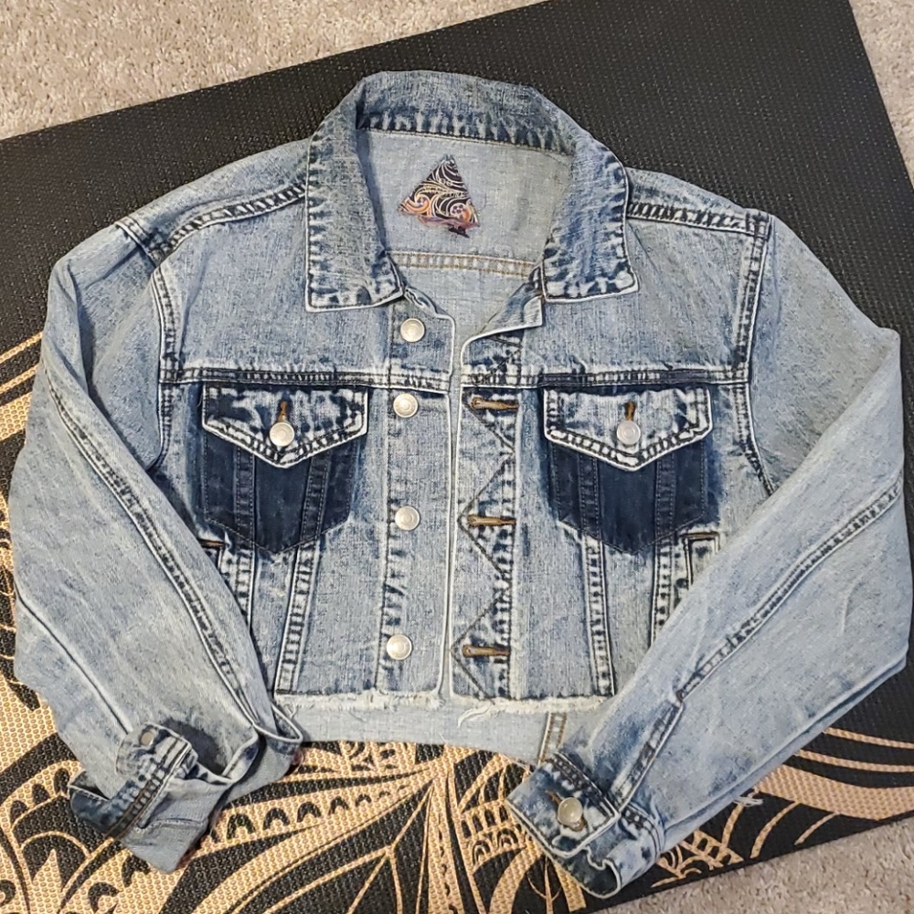 Crop denim jacket